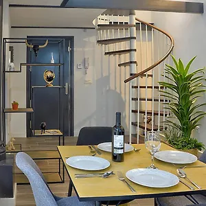 Duplex Moderno En Alameda Appartamento